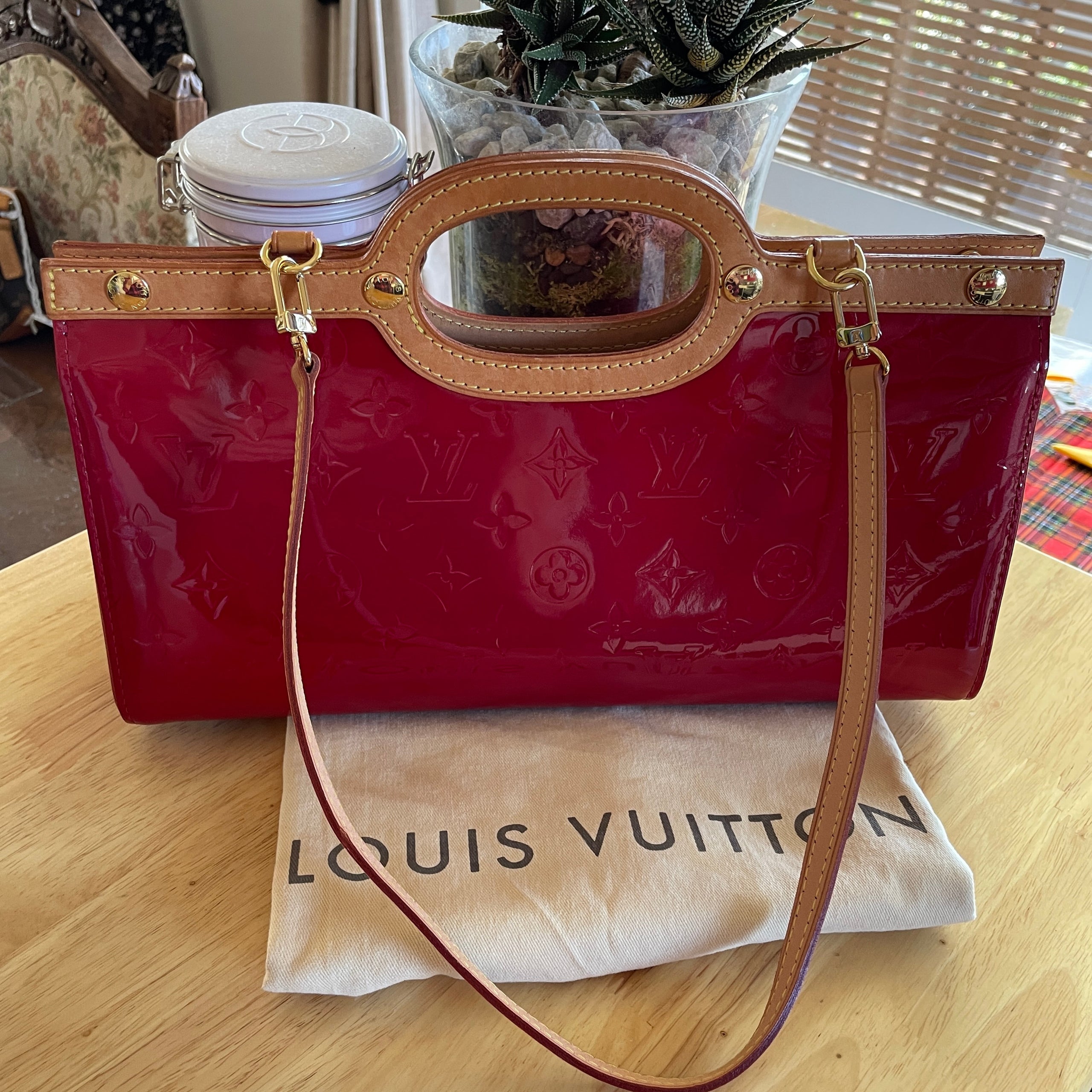 Louis Vuitton, Bags, Louis Vuitton Roxbury Red Vernis Clutch
