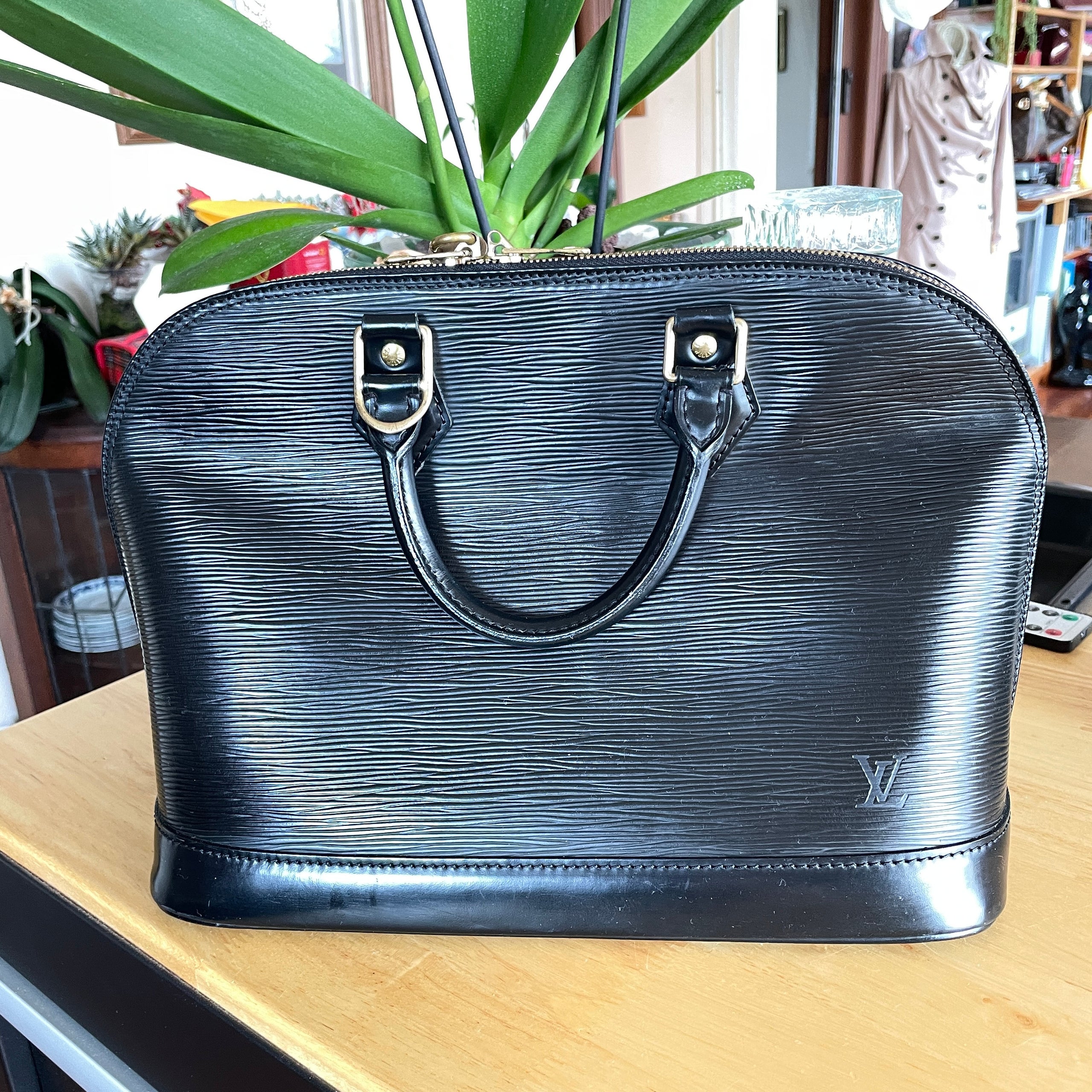 Buy Authentic Pre-owned Louis Vuitton Epi Leather Black Noir